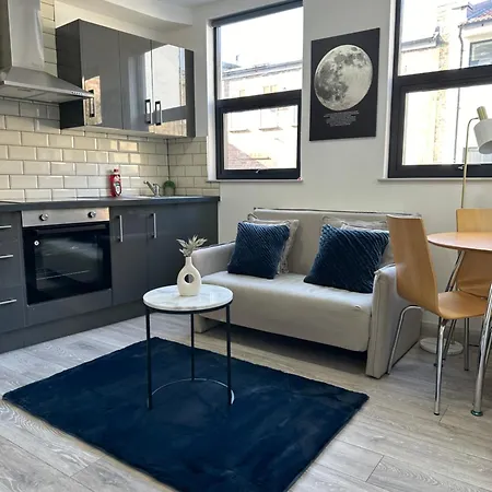 Luxury 1 Bedroom With Open Plan Kitchen For 6 Person In Central London! E1